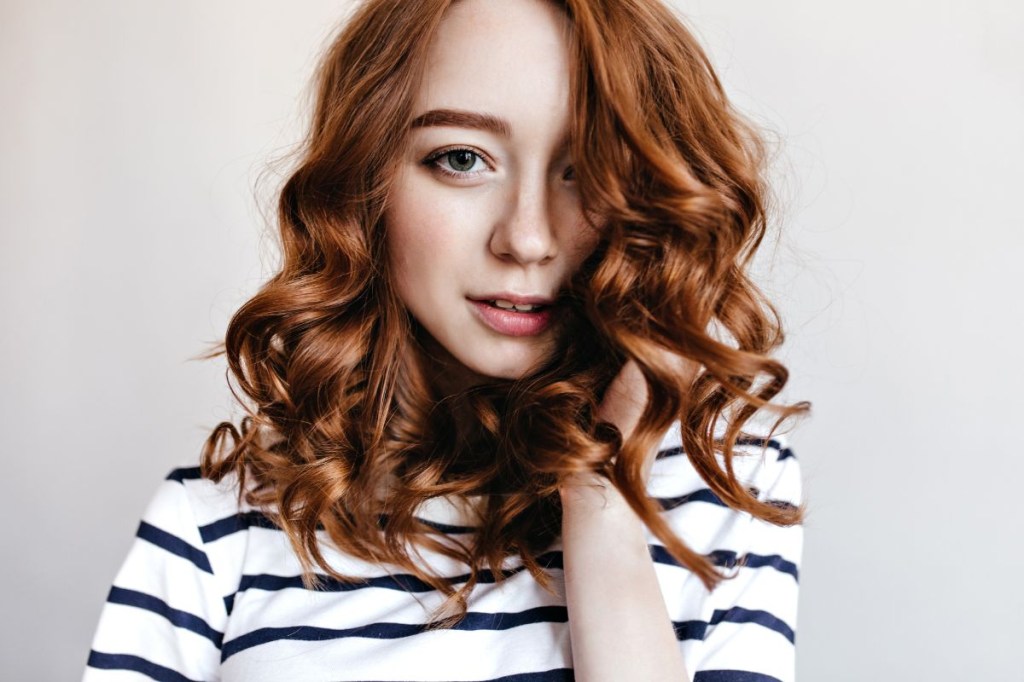 Segredos revelados: como preservar a cor e o brilho dos cabelos ruivos