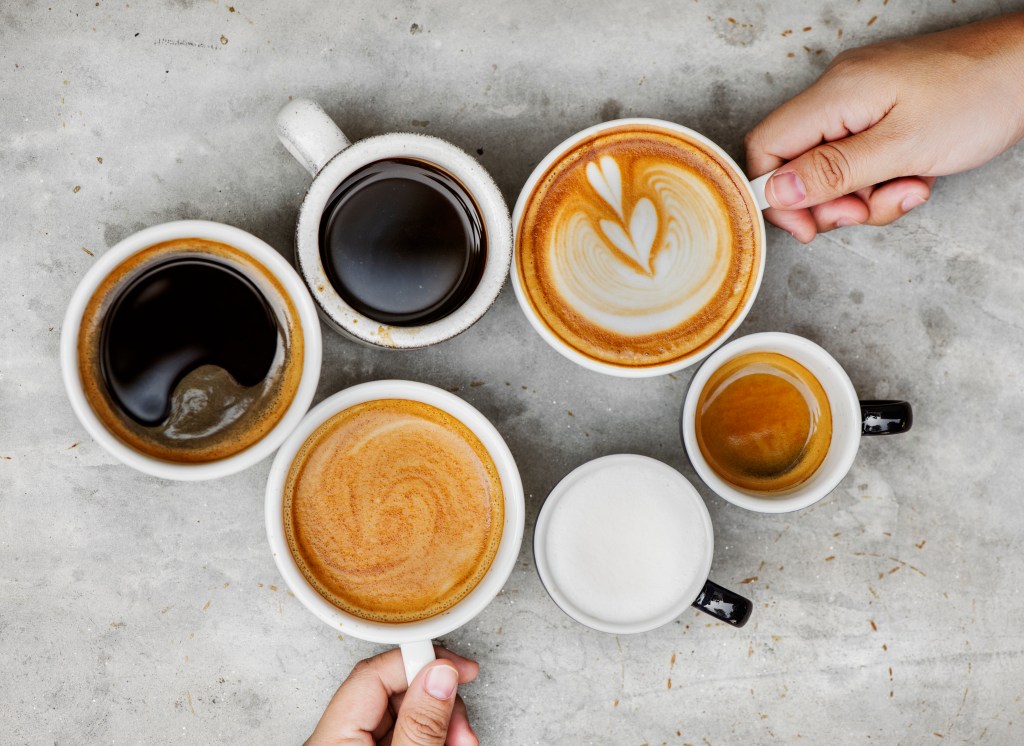 Descubra os benefícios do café e alternativas saudáveis para substituí-lo