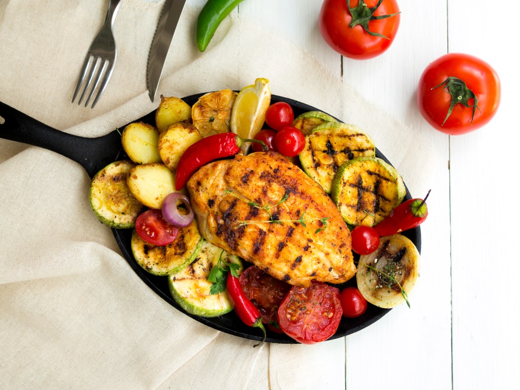 Dieta para dengue: conheça os alimentos que auxiliam na recuperação