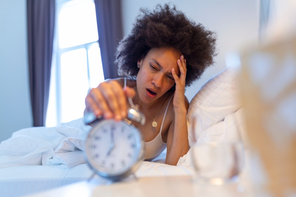 Acorda cansado? Mantenha a disposição com dicas para dormir melhor