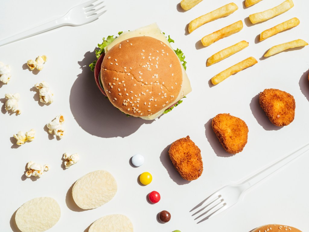 5 tipos de alimentos que você deve evitar para ter mais qualidade de vida
