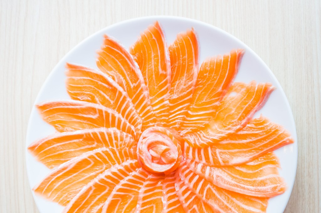 Por que o salmão é o superalimento que sua saúde precisa