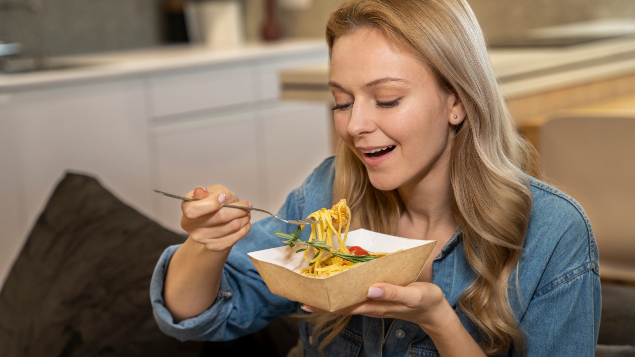 Profissional explica se é necessário consumir mais alimentos e nutrientes no frio