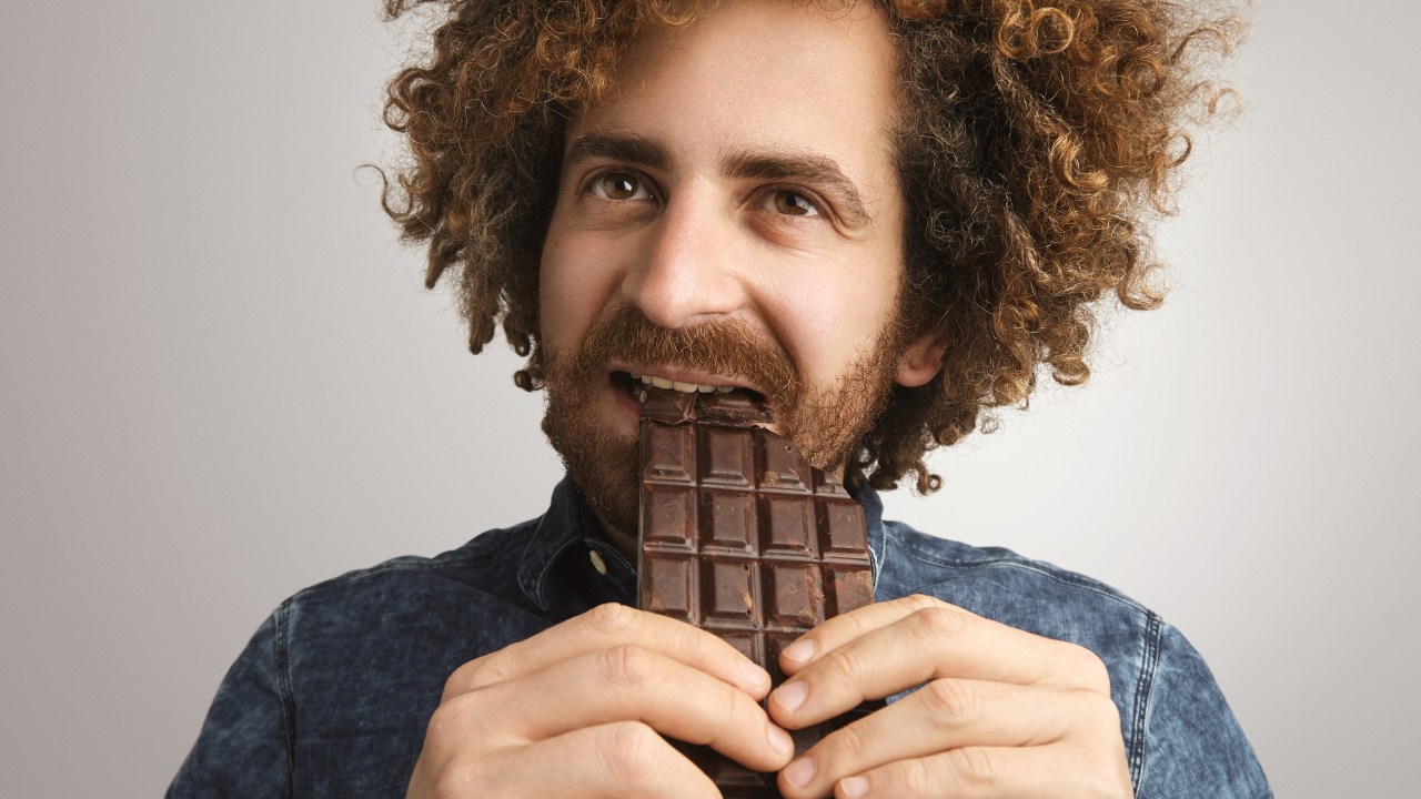 Veja quais propriedades do chocolate ajudam nos sintomas da gripe