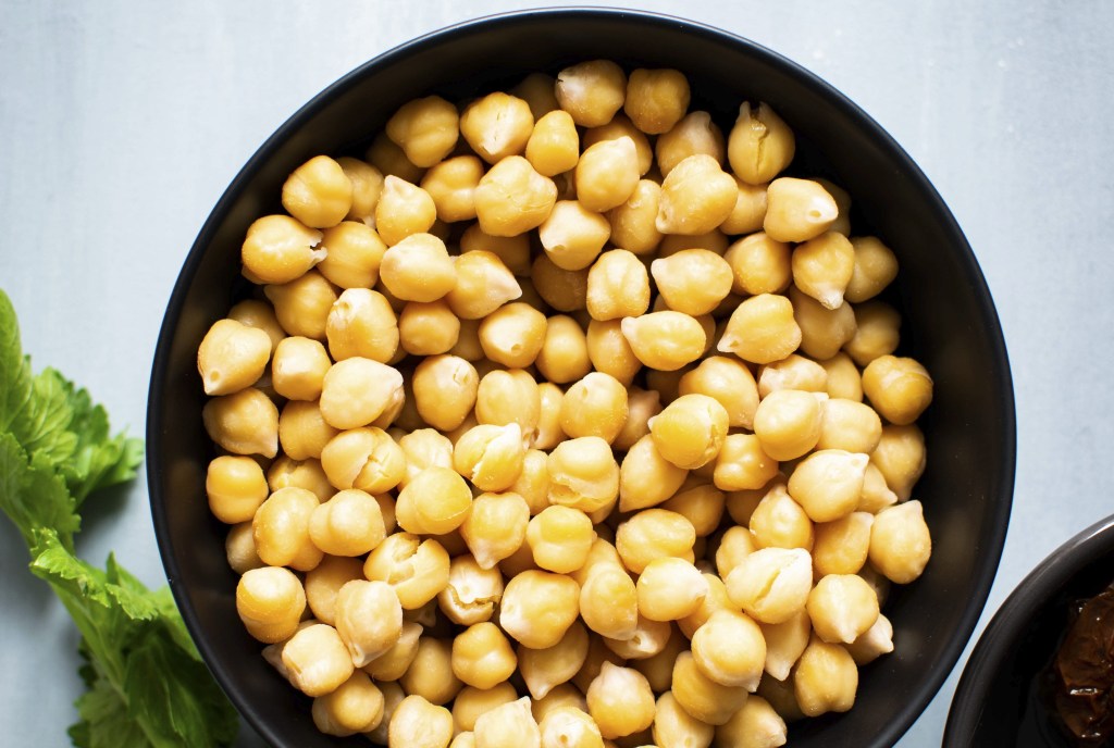 Descubra os benefícios do grão-de-bico e como incorporá-lo nas refeições diárias