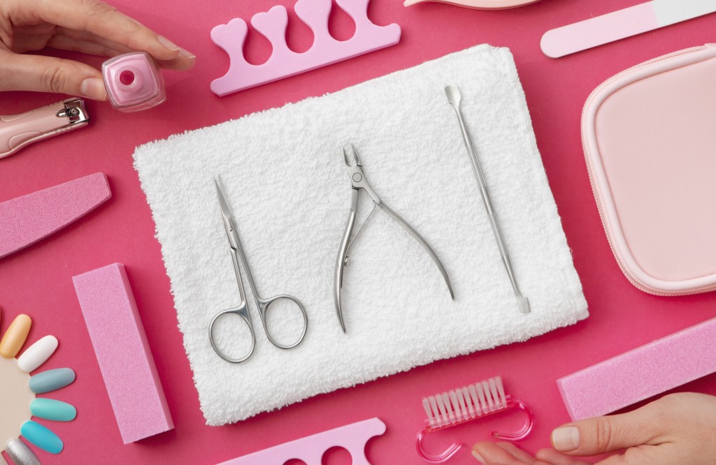 5 opções de kit manicure para cuidar das unhas durante as férias