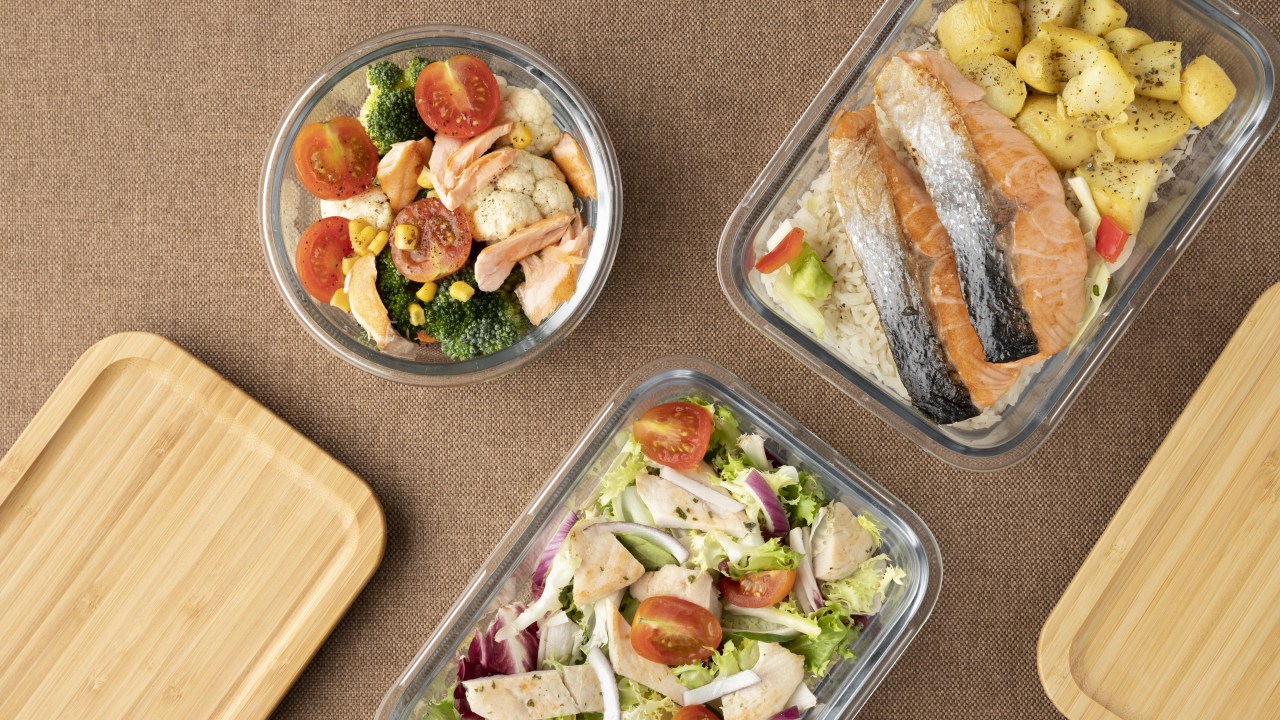 Confira opções de kits de potes para preparar suas marmitas da semana