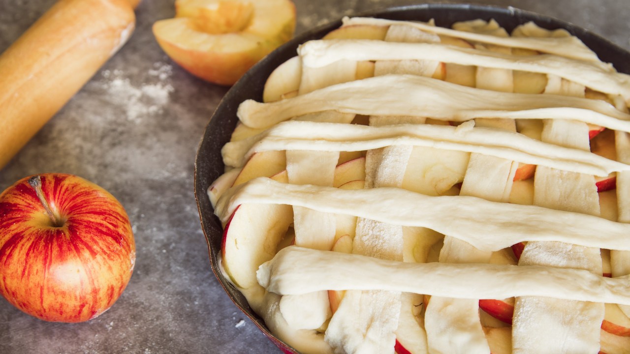 Aprenda a receita fácil de torta de maçã