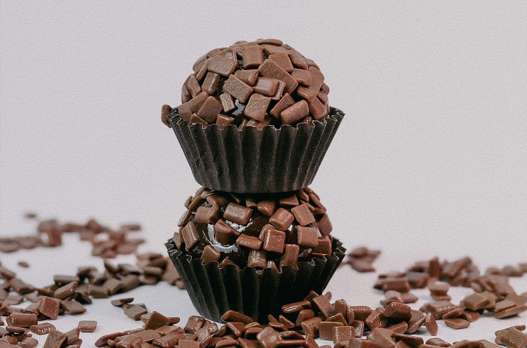 Aprenda a fazer brigadeiro de whey: doce saudável e fácil sem leite condensado