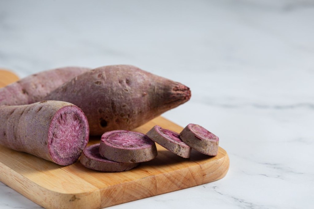 Como cozinhar batata-doce: 4 métodos práticos e nutritivos