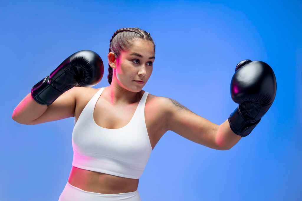 Os 7 benefícios do boxe para mulheres que você precisa conhecer