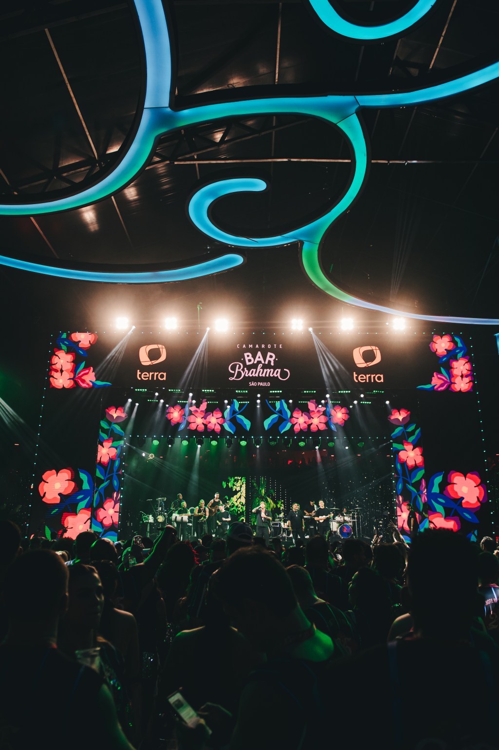 Viva a folia no Camarote Bar Brahma: comida, drink e diversão sem filas!