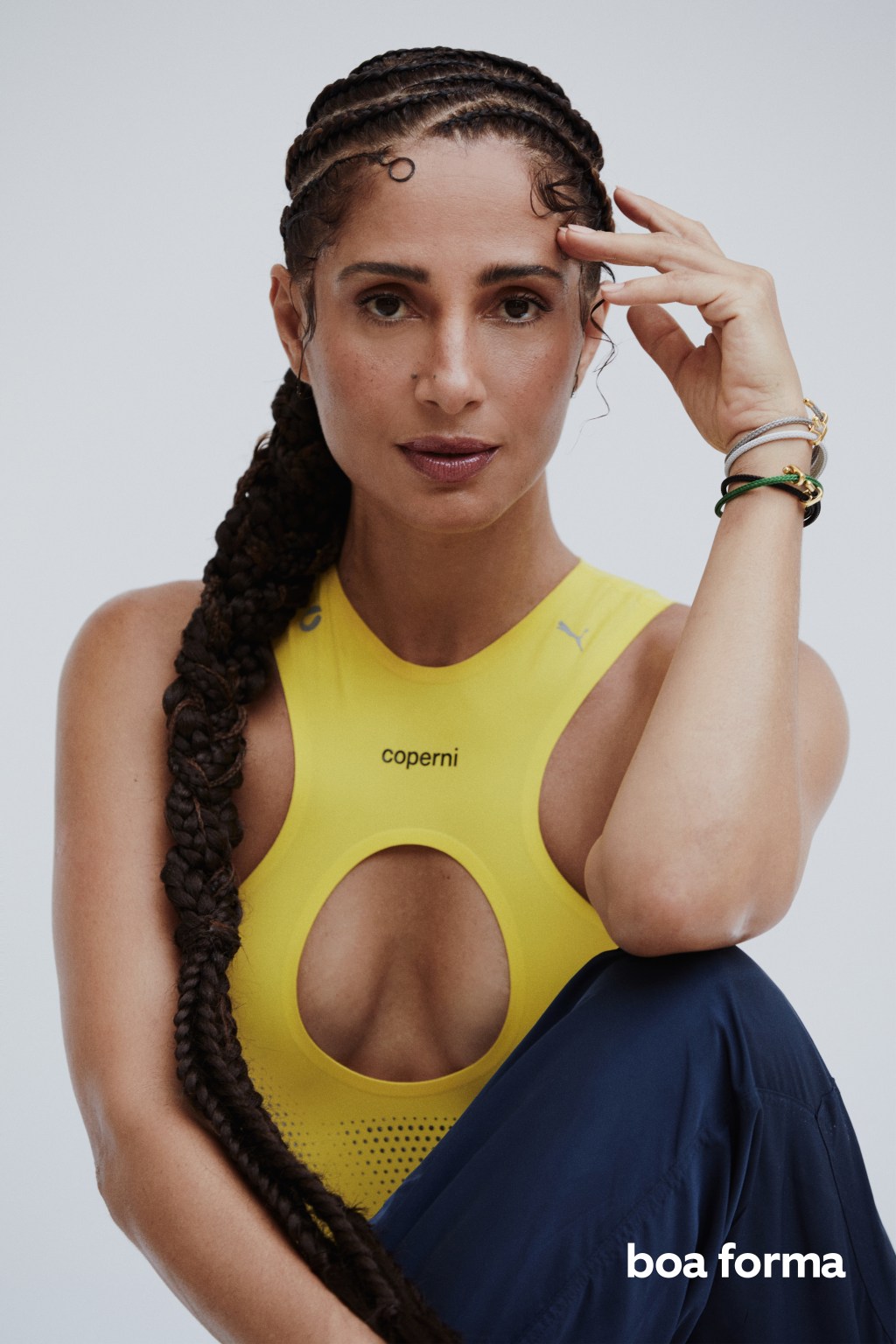 camila pitanga com logo camila pitanga