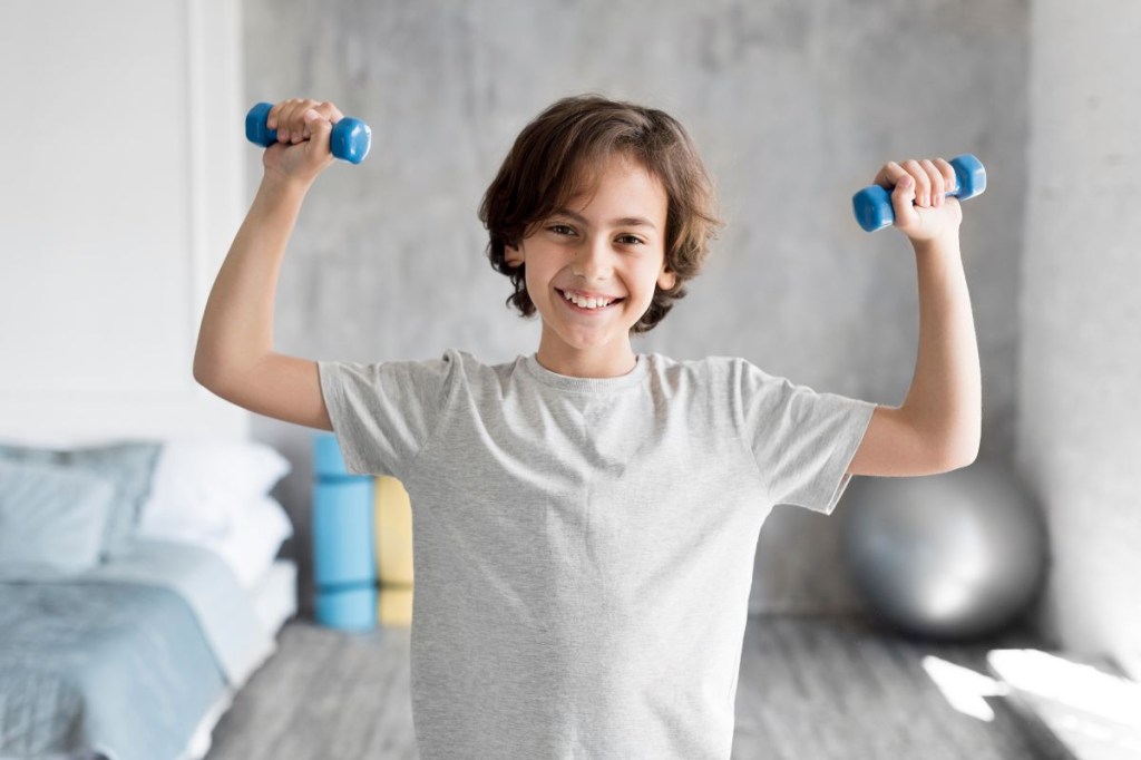 Musculação: a partir de qual idade é seguro para crianças e adolescentes?