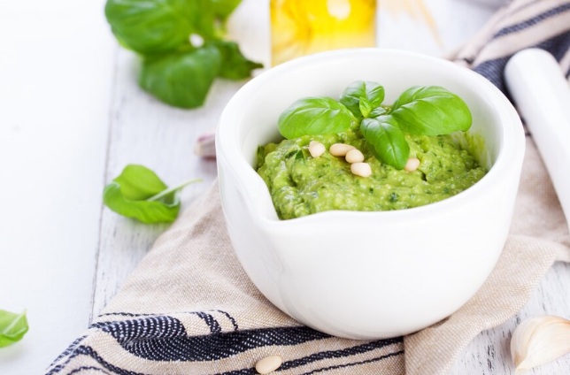 Pesto proteico: a receita saudável para encontros com amigos