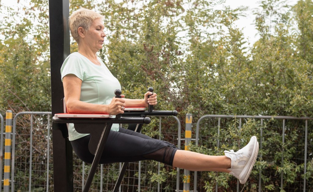 Os benefícios surpreendentes da barra paralela para seu treino de força