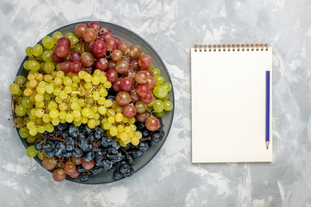16 benefícios das uvas: descubra como essa fruta pode melhorar sua saúde!