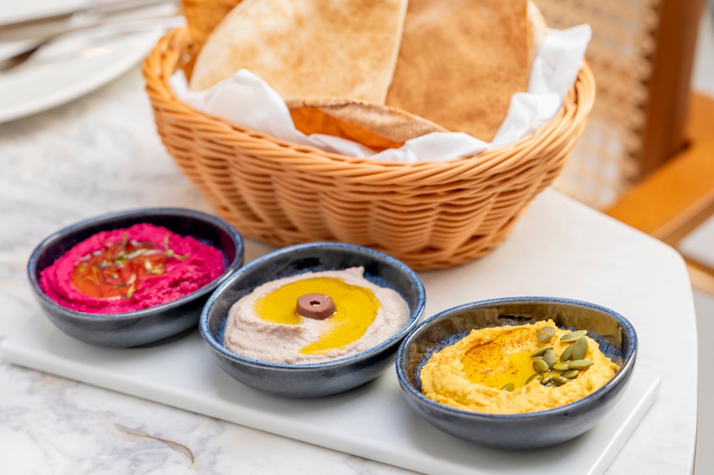 Arábia: restaurante premiado reinaugura com novidades e o mesmo charme