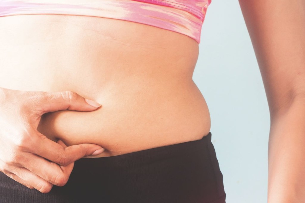 É possível eliminar gordura localizada com musculação? Veja o que especialistas dizem