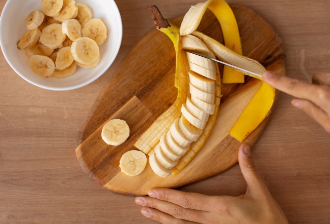 Por que a banana é a fruta ideal para quem treina: dicas práticas e benefícios