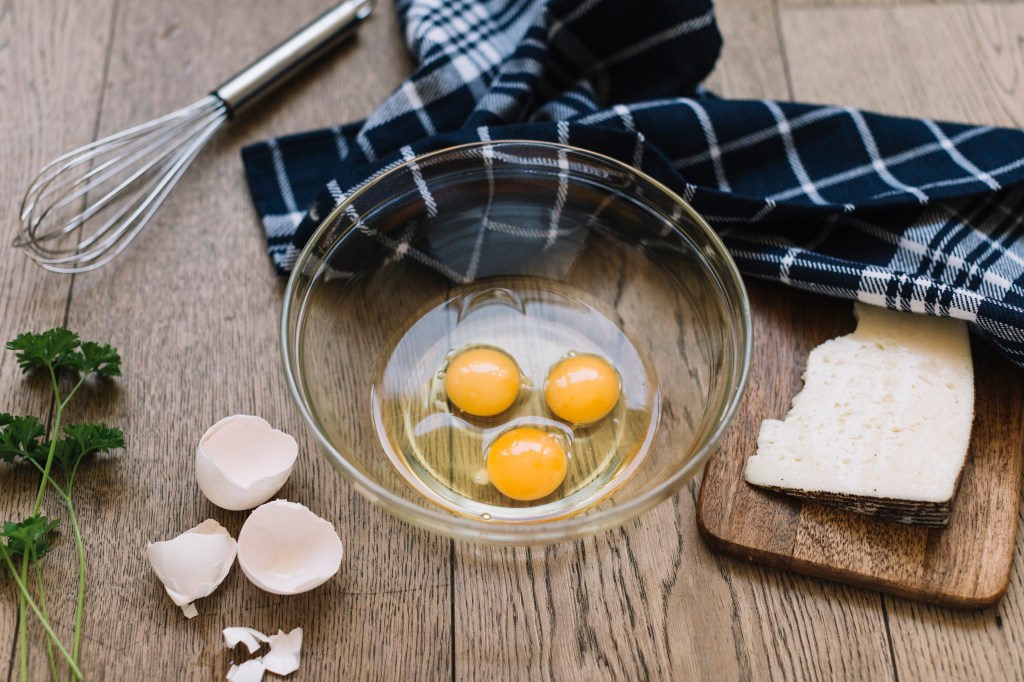 Quatro receitas práticas com ovos para qualquer refeição do dia
