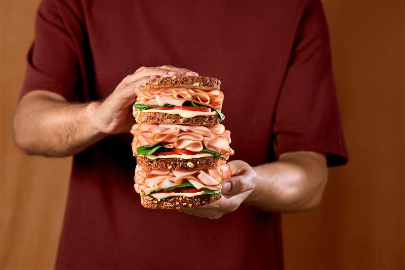 Alimentação equilibrada: confira três receitas práticas e ricas em proteínas para o dia a dia