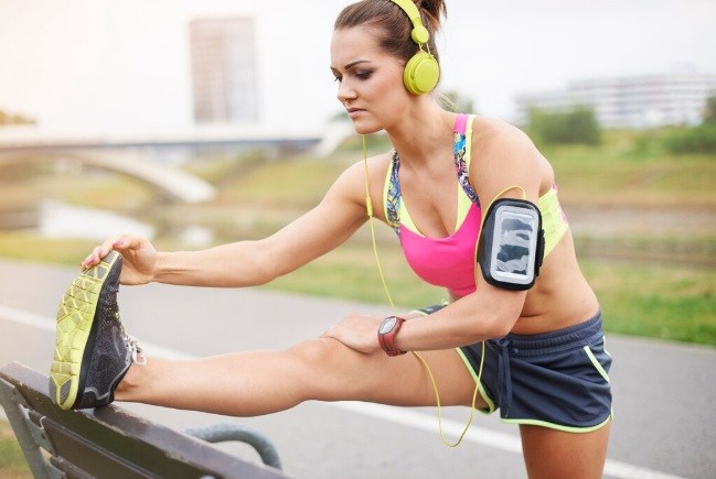 Como a prática de exercícios pode minimizar os sintomas da TPM