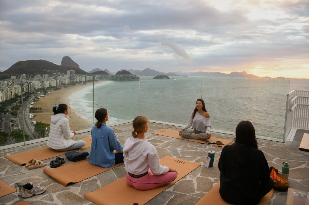 Entre o céu e o mar: uma manhã de fitness e bem-estar no Rio Othon Palace