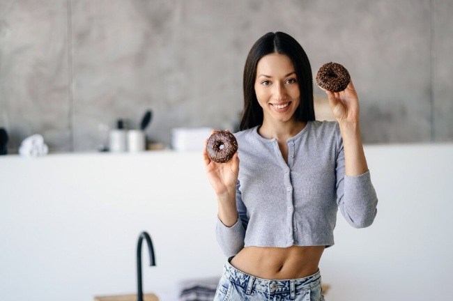 Chocolate no pré-treino: descubra como potencializar seu desempenho na Páscoa