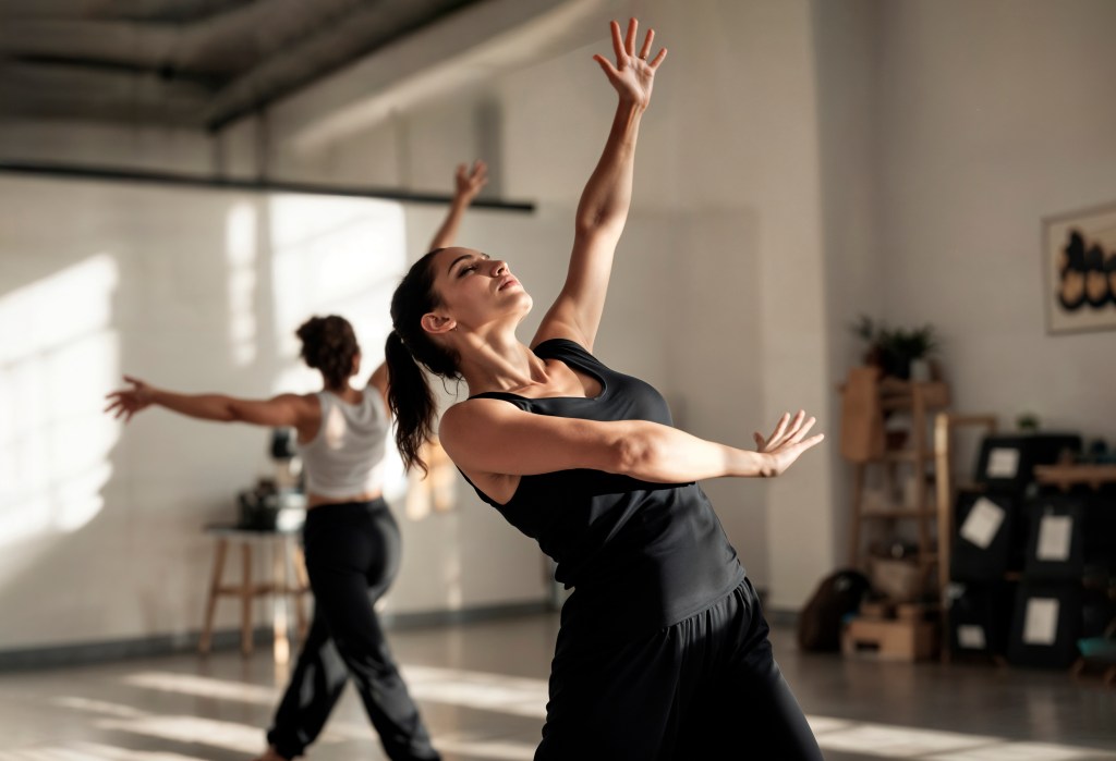 Como a dança ajuda a combater a ansiedade e melhora a saúde mental diariamente?