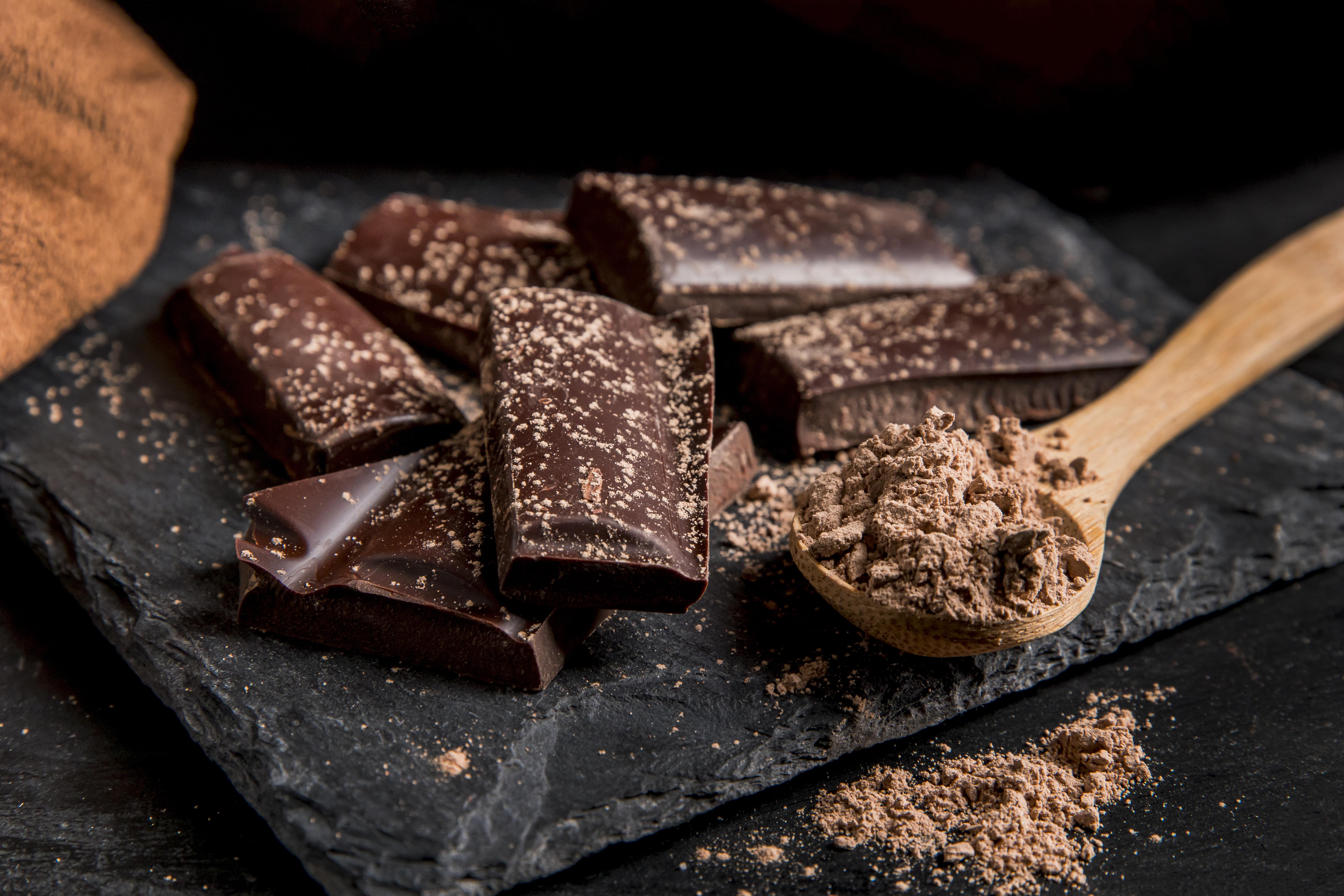 Chocolate amargo: aliado do coração ou vilão da saúde?