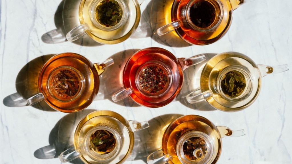 5 receitas de bebidas quentes funcionais para aquecer o inverno