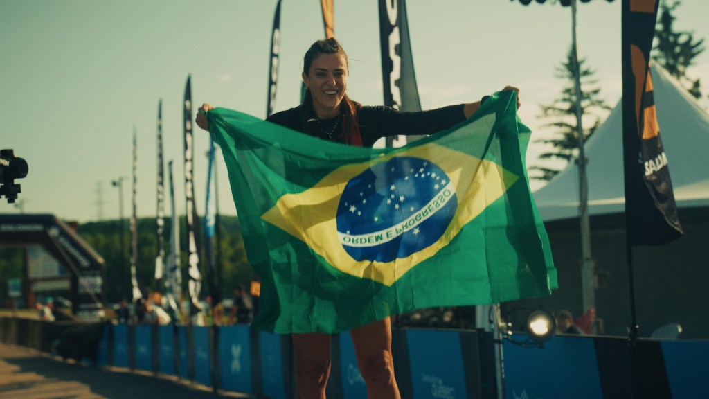 Brasileira completa famosa ultramaratona de 135km no Canadá