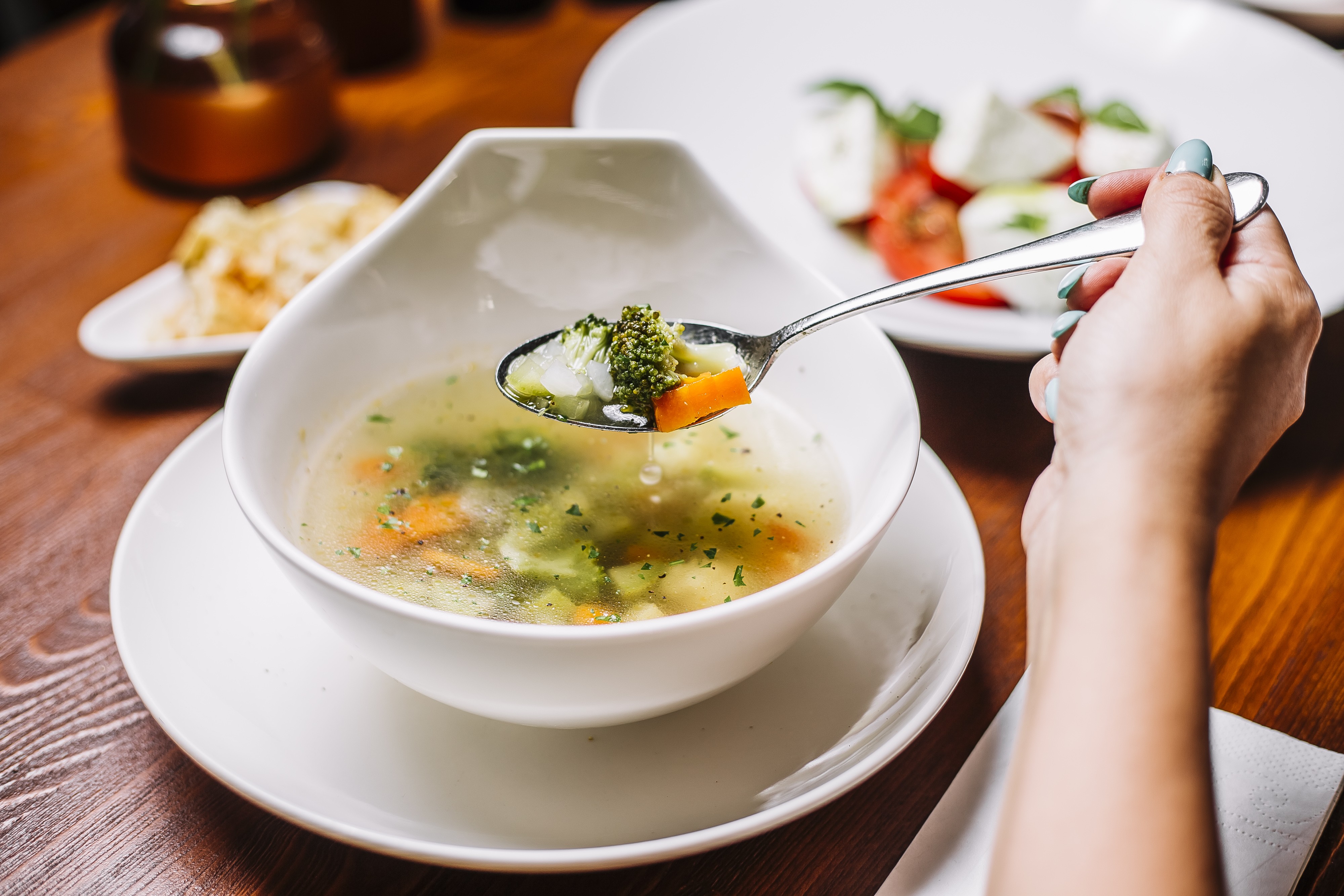 3 sopas nutritivas que vão aquecer seus dias frios neste inverno