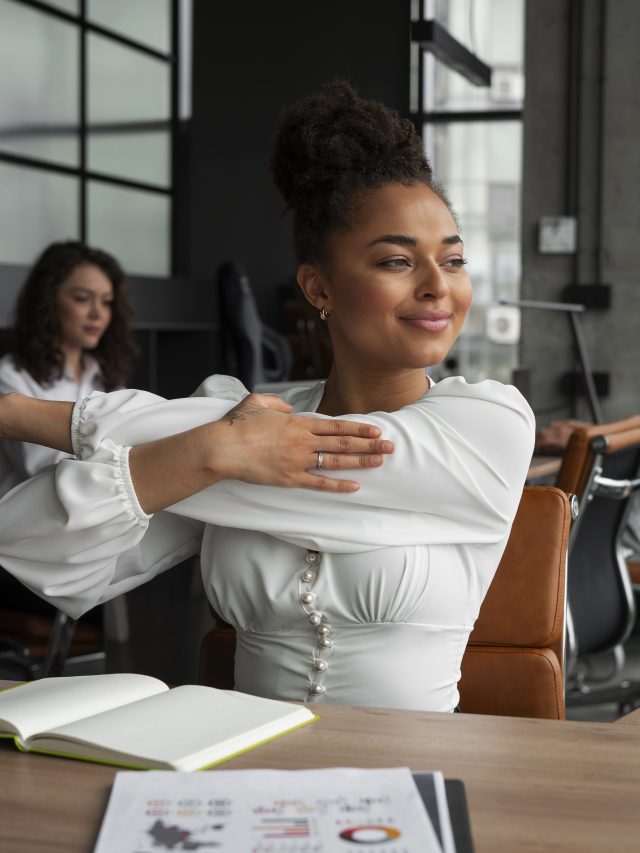 Capa de: 4 exercícios de ginástica laboral para fazer no trabalho